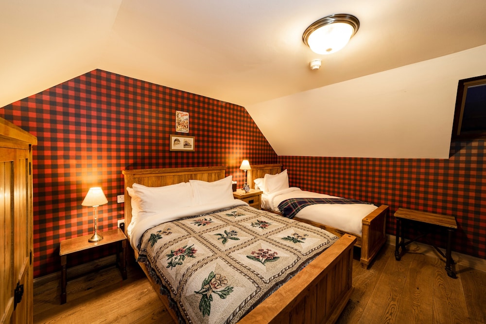 The Cluanie Inn