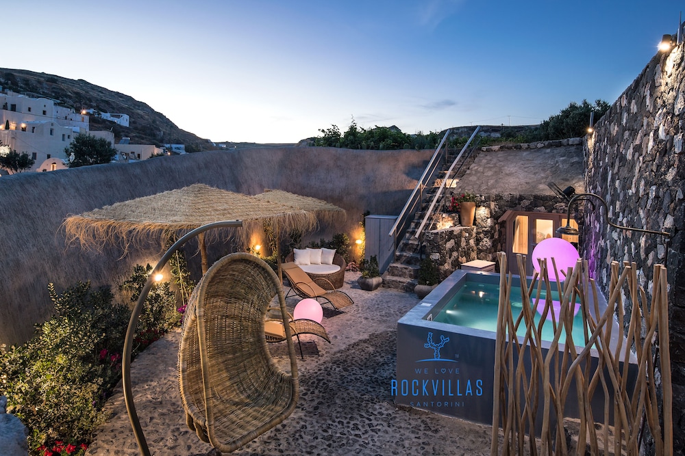 Rock Villas - Emporio | Pool, Jacuzzi, Castle View