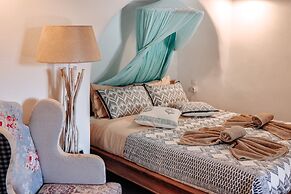 Rock Villas - Emporio | Pool, Jacuzzi, Castle View