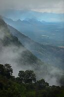 Hills & Hues