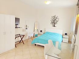 Artemisia Apartment