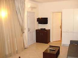 Artemisia Apartment