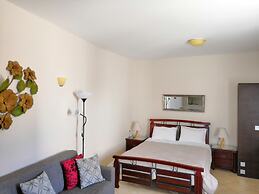 Artemisia Apartment