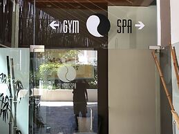 Lifestyle Kosher Crown Suites
