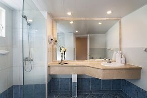 Lifestyle Kosher Crown Suites