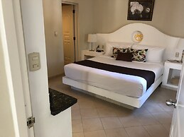 Lifestyle Kosher Crown Suites