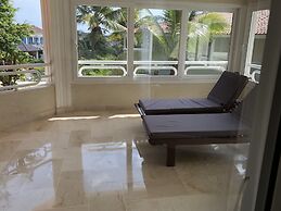 Lifestyle Kosher Crown Suites
