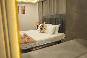 Hotel de Papae Intl