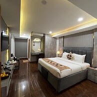 Hotel de Papae Intl