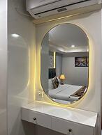 Hotel de Papae Intl