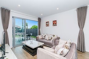 Hero Holiday House