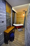 CTN LiRiver Boutique Hotel