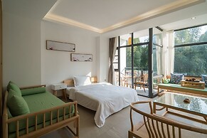 CTN LiRiver Boutique Hotel