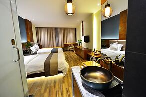 CTN LiRiver Boutique Hotel
