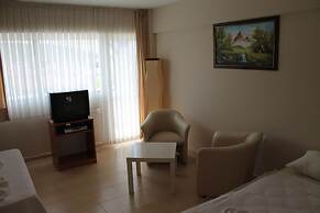Altinyaz Hotel