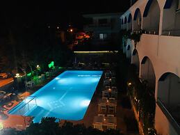 Altinyaz Hotel