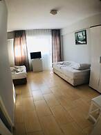 Altinyaz Hotel