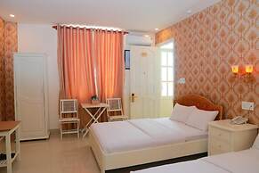 Royal Hotel