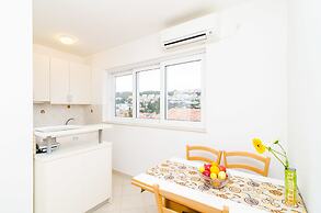 Nikola Apartments