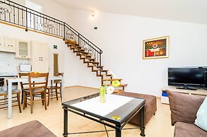 Nikola Apartments
