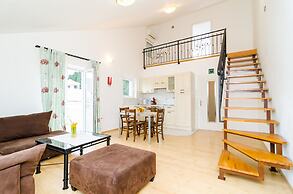 Nikola Apartments