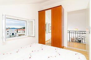 Nikola Apartments