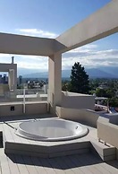 Reyes Apartment