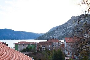 Apartments Risan Center