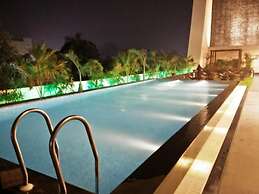 Hotel Saffron Crest