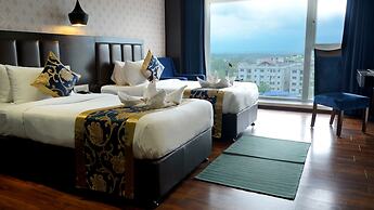 Hotel Saffron Crest