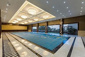 Hotel Saffron Crest