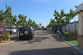 Camping y Bungalows Monmar