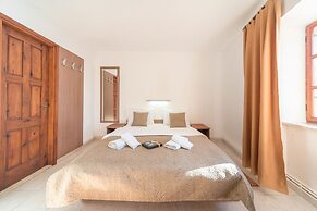 R-Club Old Town Apartments