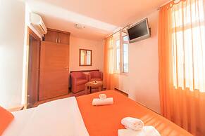 R-Club Old Town Apartments