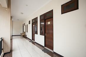 RedDoorz @ Rampal
