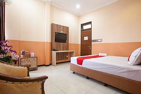 RedDoorz @ Rampal