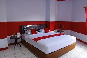 RedDoorz Plus @ Samratulangi Manado