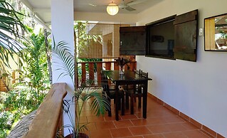 Colibri Surf House & Flats