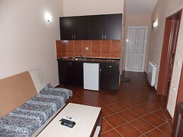Delfini Apartments