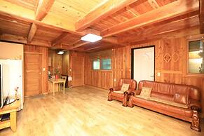 Wonju Chiak Mountain Club Pension