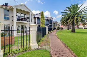 Port Adelaide Harbourside Home