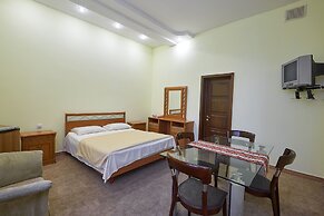 Bella Hotel