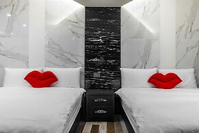 Sun Moon Tea Hotel