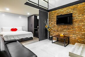 Sun Moon Tea Hotel