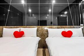 Sun Moon Tea Hotel