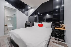 Sun Moon Tea Hotel