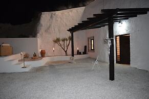 Cuevas Helena