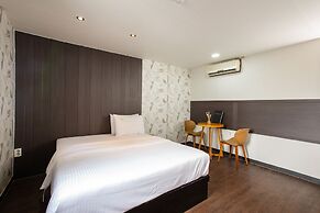 M7 Business Hotel