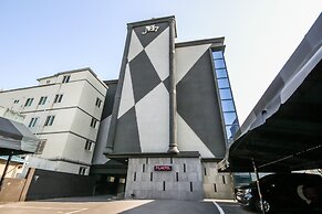 M7 Business Hotel