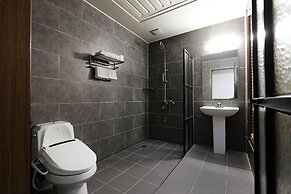 Bolton Hotel